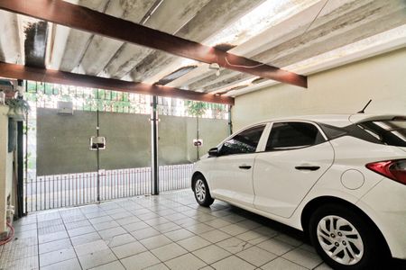 Casa à venda com 100m², 3 quartos e 2 vagas Casa à venda com 100m², 3 quartos e 2 vagasÁrea externa