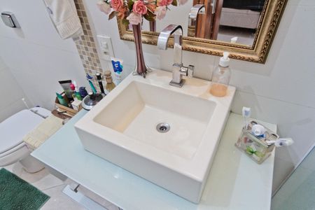 Casa à venda com 100m², 3 quartos e 2 vagas Casa à venda com 100m², 3 quartos e 2 vagasBanheiro da Suíte