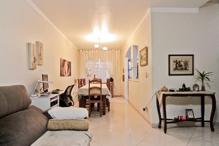 Casa à venda com 100m², 3 quartos e 2 vagas Casa à venda com 100m², 3 quartos e 2 vagasSala