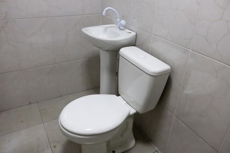 Casa para alugar com 45m², 1 quarto e sem vaga Casa para alugar com 45m², 1 quarto e sem vagaBanheiro Social