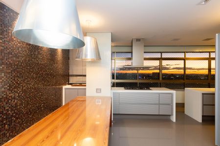 Apartamento à venda com 470m², 3 quartos e 7 vagasCozinha