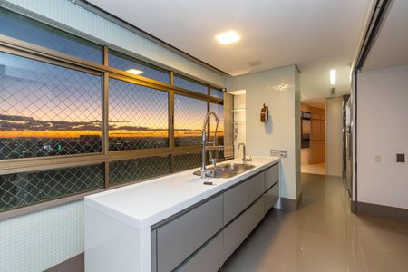 Apartamento à venda com 470m², 3 quartos e 7 vagasCozinha