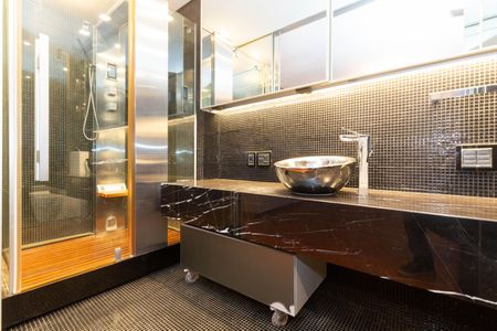 Apartamento à venda com 470m², 3 quartos e 7 vagasBanheiro da Suíte 1