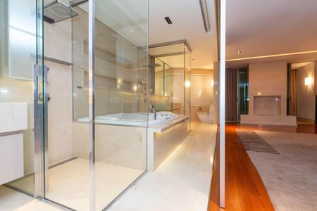 Apartamento à venda com 470m², 3 quartos e 7 vagasBanheiro da Suíte 2