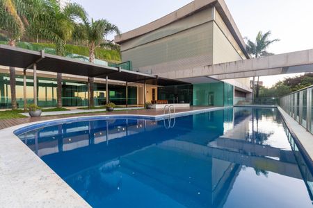Apartamento à venda com 470m², 3 quartos e 7 vagasÁrea comum - Piscina
