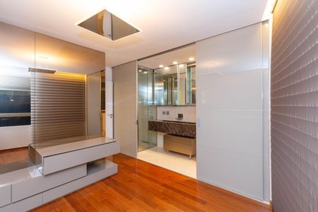 Apartamento à venda com 470m², 3 quartos e 7 vagasSuíte 3