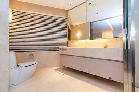 Apartamento à venda com 470m², 3 quartos e 7 vagasBanheiro da Suíte 2