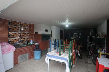 Casa à venda com 138m², 3 quartos e 2 vagasÁrea de Serviço