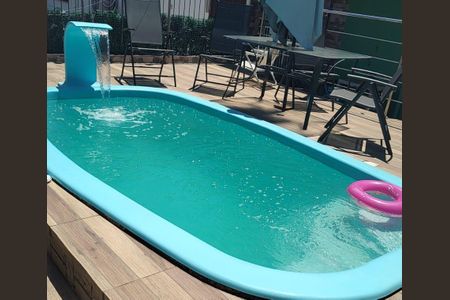 Casa à venda com 138m², 3 quartos e 2 vagasPiscina