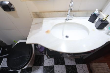 Casa à venda com 138m², 3 quartos e 2 vagasBanheiro 1