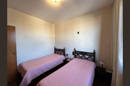 Casa à venda com 270m², 3 quartos e 5 vagas