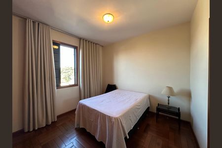 Casa à venda com 270m², 3 quartos e 5 vagas