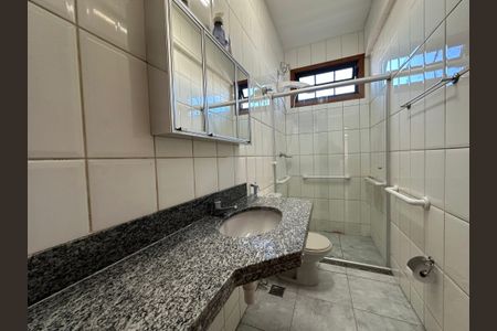 Casa à venda com 270m², 3 quartos e 5 vagas