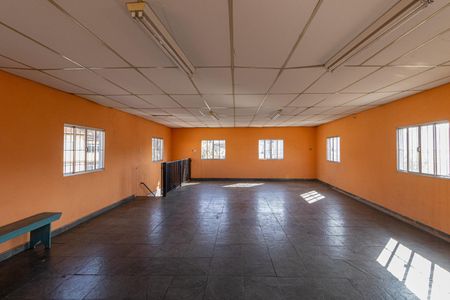 Casa à venda com 310m², 4 quartos e 4 vagas Casa à venda com 310m², 4 quartos e 4 vagasSalão