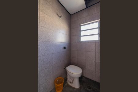 Casa à venda com 310m², 4 quartos e 4 vagas Casa à venda com 310m², 4 quartos e 4 vagasBanheiro