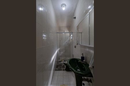 Casa à venda com 310m², 4 quartos e 4 vagas Casa à venda com 310m², 4 quartos e 4 vagasCasa 1 - Banheiro Suíte