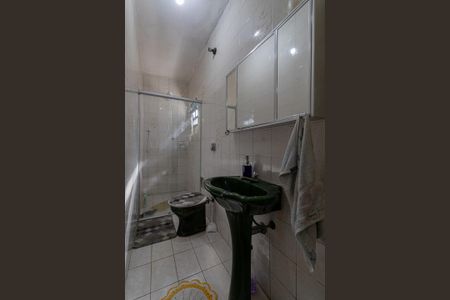 Casa à venda com 310m², 4 quartos e 4 vagas Casa à venda com 310m², 4 quartos e 4 vagasCasa 1 - Banheiro Suíte