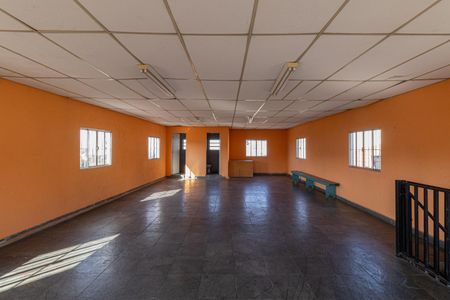 Casa à venda com 310m², 4 quartos e 4 vagas Casa à venda com 310m², 4 quartos e 4 vagasSalão