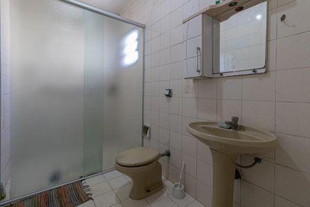 Casa à venda com 310m², 4 quartos e 4 vagas Casa à venda com 310m², 4 quartos e 4 vagasCasa 1 - Banheiro