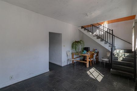 Casa à venda com 310m², 4 quartos e 4 vagas Casa à venda com 310m², 4 quartos e 4 vagasCasa 2 - Sala