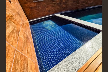 Apartamento à venda com 65m², 2 quartos e 1 vagaÁrea comum 