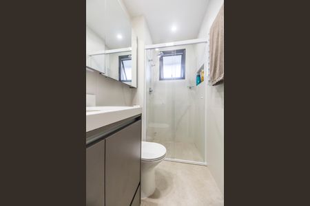 Apartamento à venda com 76m², 2 quartos e 2 vagas Apartamento à venda com 76m², 2 quartos e 2 vagasBanheiro da Suíte