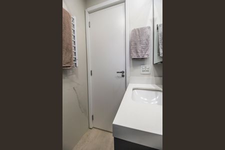 Apartamento à venda com 76m², 2 quartos e 2 vagas Apartamento à venda com 76m², 2 quartos e 2 vagasBanheiro da Suíte