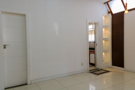 Casa à venda com 179m², 3 quartos e 1 vagaSala 