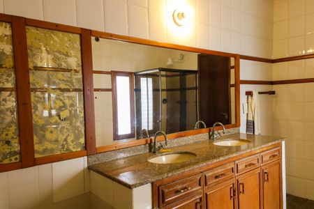 Casa à venda com 179m², 3 quartos e 1 vagaBanheiro Canadense