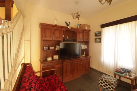 Casa à venda com 300m², 4 quartos e 4 vagasSala