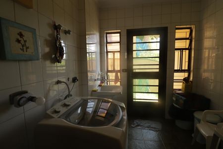 Casa à venda com 300m², 4 quartos e 4 vagasÁrea de Serviço