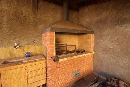 Casa à venda com 300m², 4 quartos e 4 vagasQuintal