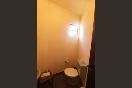 Casa à venda com 300m², 4 quartos e 4 vagasLavabo