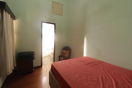 Casa à venda com 300m², 4 quartos e 4 vagasSuíte 2