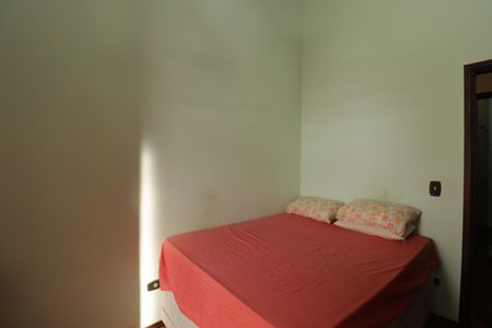 Casa à venda com 300m², 4 quartos e 4 vagasSuíte 2