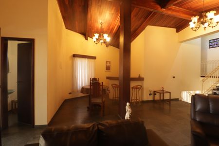 Casa à venda com 300m², 4 quartos e 4 vagasSala