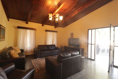 Casa à venda com 300m², 4 quartos e 4 vagasSala