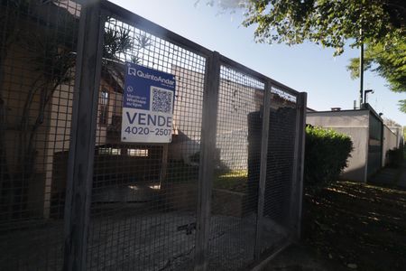 Casa à venda com 300m², 4 quartos e 4 vagasFachada Placa