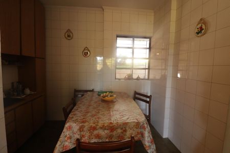 Casa à venda com 300m², 4 quartos e 4 vagasCozinha