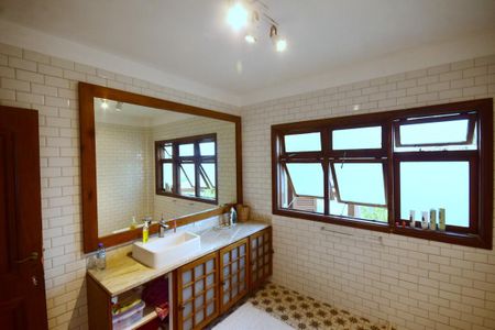 Casa de condomínio para alugar com 816m², 4 quartos e 3 vagasBanheiro