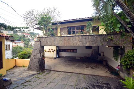 Casa de condomínio para alugar com 816m², 4 quartos e 3 vagasÁrea Externa/Garagem