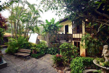 Casa de condomínio para alugar com 816m², 4 quartos e 3 vagasÁrea Externa