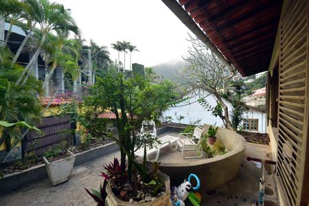 Casa de condomínio para alugar com 816m², 4 quartos e 3 vagasÁrea Externa