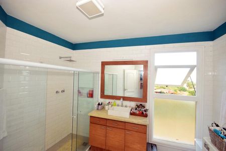 Casa de condomínio para alugar com 816m², 4 quartos e 3 vagasBanheiro Suíte 2