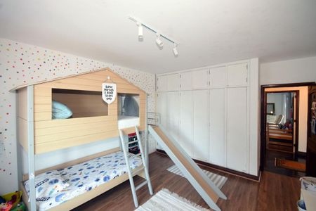 Casa de condomínio para alugar com 816m², 4 quartos e 3 vagasQuarto 2