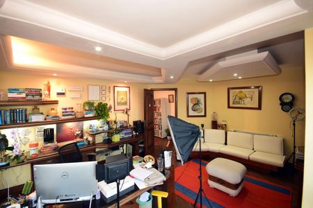 Casa de condomínio para alugar com 816m², 4 quartos e 3 vagasEscritório