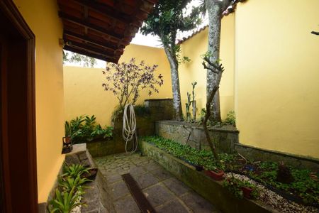 Casa de condomínio para alugar com 816m², 4 quartos e 3 vagasÁrea Externa