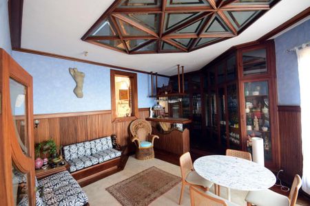 Casa de condomínio para alugar com 816m², 4 quartos e 3 vagasBar