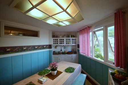 Casa de condomínio para alugar com 816m², 4 quartos e 3 vagasCozinha