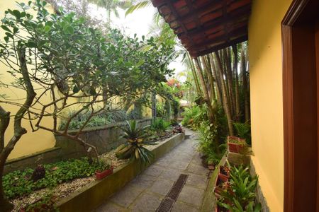 Casa de condomínio para alugar com 816m², 4 quartos e 3 vagasÁrea Externa